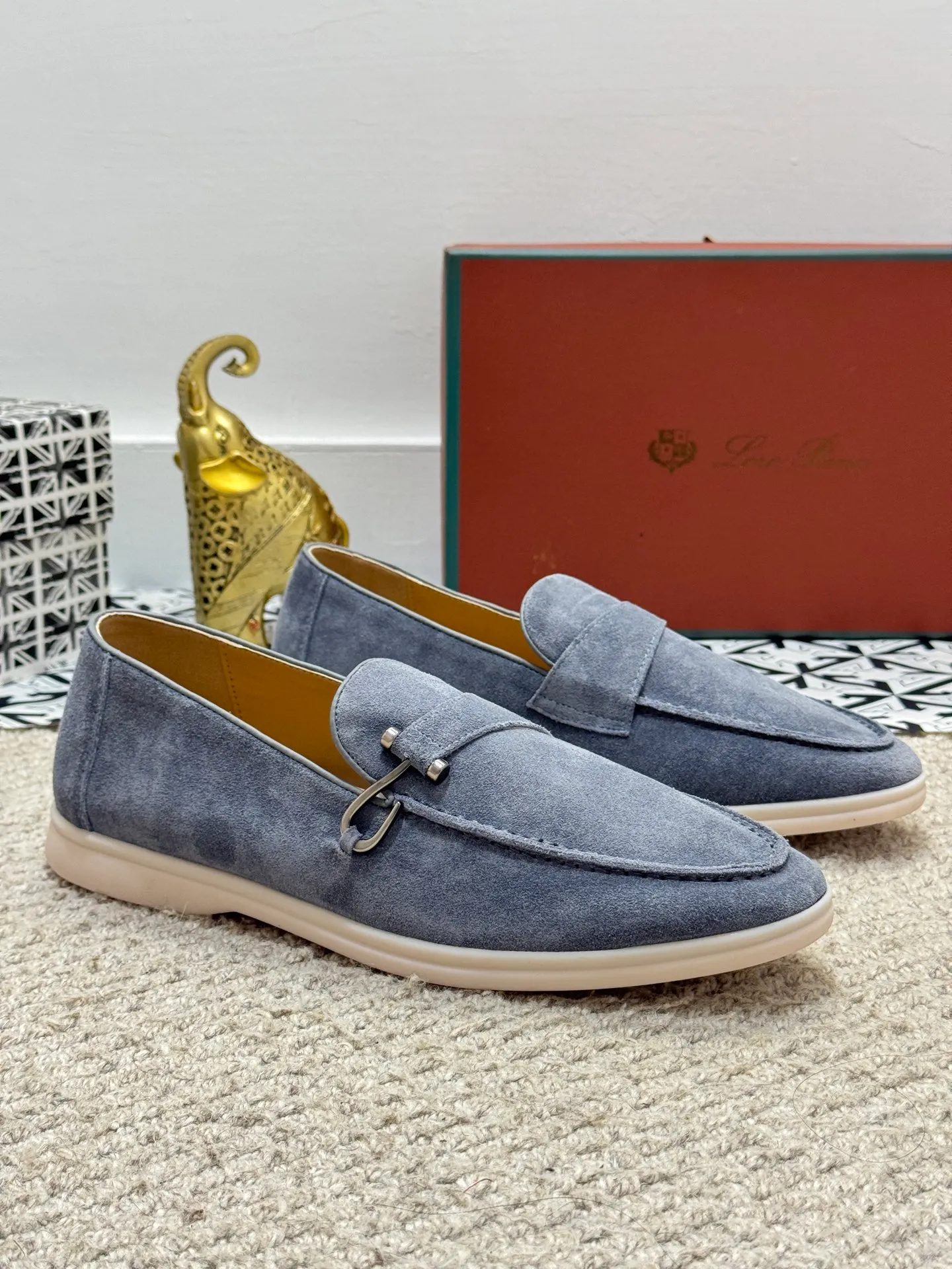 Men's men's shoes 💰380 [New model] 🍓🍓Loro Piana - LP couple model. The new moccasins are made of water-repellent treated suede uppers with rubber soles, a classic. The complex craftsmanship and meticulous structure make the shoes light and soft, allowing you to walk comfortably and freely. Perfect for wearing at the beach or out in the water during the summer. Size: 35-44 (45 customized